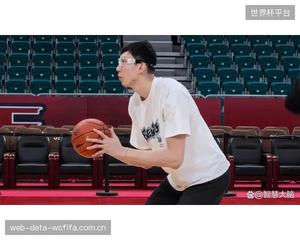周琦镇守内线助北京北汽晋级四强，广东队进攻体系受阻。